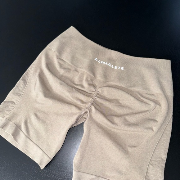 Alphalete Pants - Alphalete Amplify Contour Short - 5” Mocha